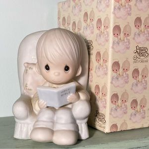 Precious Moments “The Story of God’s Love” 1985 Vintage Figurine 15784